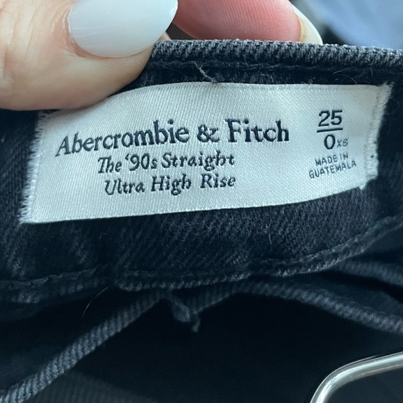 Abercrombie & Fitch 90’s Straight Ultra High Rise Jeans - Picture 2 of 5